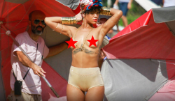 Rihanna Photos 1.PNG