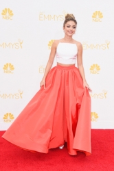 Sarah-Hyland-in-Christian-Siriano.jpg