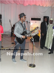 BEZ singing during reception