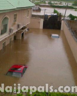 Flood Cripples Lagos Express Way 10