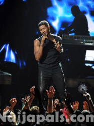 Usher performing.jpg