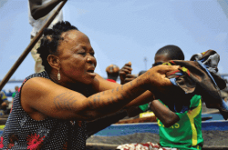 aggrieved old woman 01 by aderemiadegbite.gif