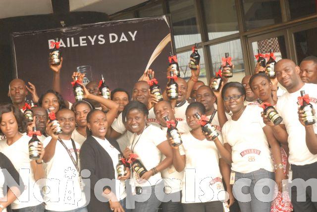 Baileys Red Bow Nite 55