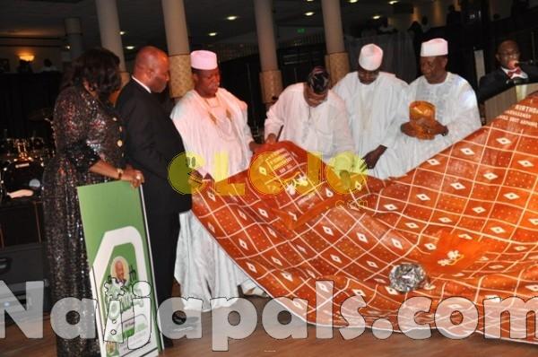 PRESENTATION-OF-GIFT-TO-GOV-GODSWILL-AKPABIO-BY-ALL-FORMER-GOVS-OF-AKWA-IBOM-STATE-AT-THE-EVENT-1.jp