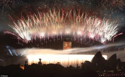 The firework display in Sydney cost 6.6 million Australian dollars.jpg