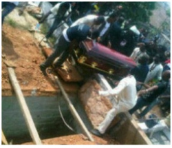 Bisi Komolafe Laid To Rest _ Pic 03.png