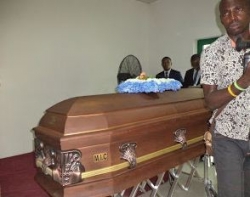 Goldie Burial 12.JPG
