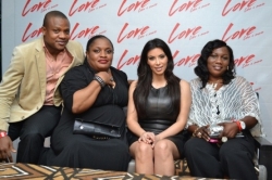 0008-Kim-Kardashian-In-Nigeria8.jpg