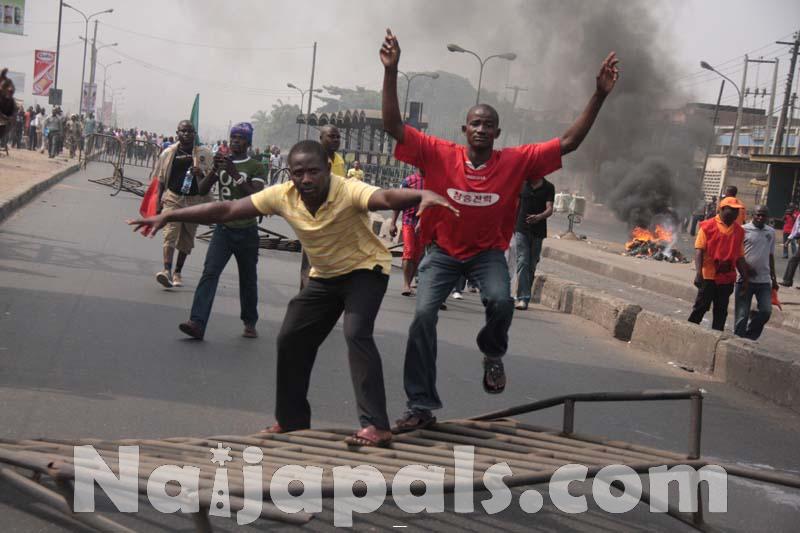 Day 2 Fuel Subsidy Protests Nigeria (34)