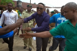0007-Iyanya_exiting_3.jpg