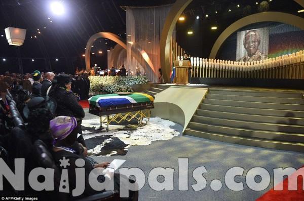 Nelson-Mandela-Burial-in-South-Africa-December-2013-Naijapals.com-029-600x397