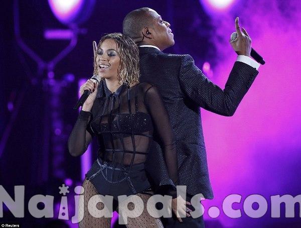 0003-Jay-Z-and-Beyonc_-perform-at-the-56th-Grammy-Awards-2