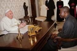 president-Jonathan-Meet-Pope02.jpeg