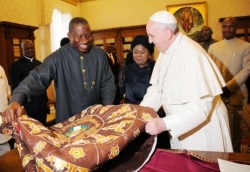 president-Jonathan-Meet-Pope06.jpeg