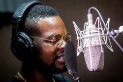 0012-Falz-vocing-his-verse.jpg