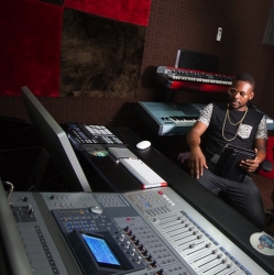 0013-Falz-in-the-studio.jpg