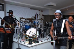 0001-LIVE-UNPLUGGED-3.jpg