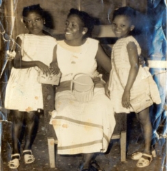 doyin-and-her-mother-on-the-day-we-left-nigeria.jpg