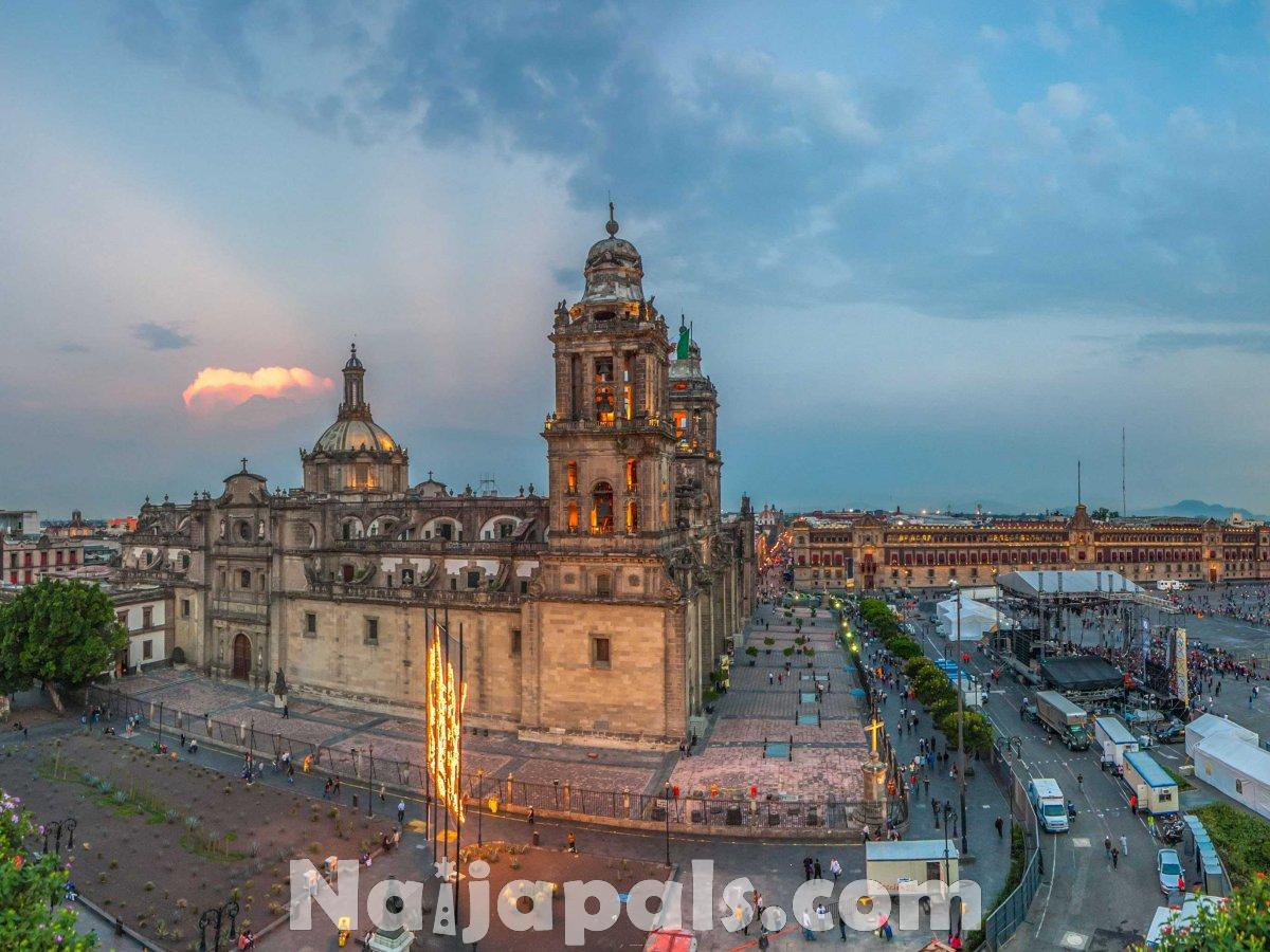 2-the-zcalo-mexico-city