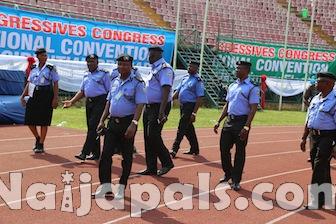 0007-Policemen-on-duty