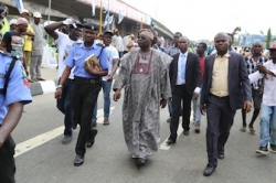 0002-Olagunsoye-Oyinloa-arrival.jpg
