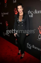 Rihanna's Extravagant Diamond Ball00007.jpg