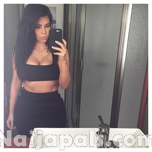 Kim Kardashian Selfies00012