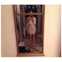Kim Kardashian Selfies00015.jpg