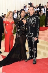 Pictures-Nicki-Minaj-look-at-the-Met-Gala-2.jpg