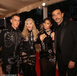 Pictures-Nicki-Minaj-look-at-the-Met-Gala-4.jpg