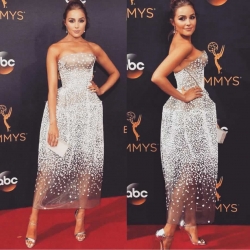 Red-carpet-pictures-from-the-68th-annual-Emmys-Award-viviangist.com-9.jpg