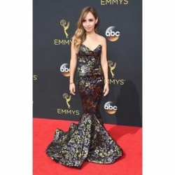 Red-carpet-pictures-from-the-68th-annual-Emmys-Award-viviangist.com-14.jpg