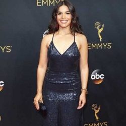 Red-carpet-pictures-from-the-68th-annual-Emmys-Award-viviangist.com-15.jpg