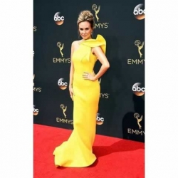 Red-carpet-pictures-from-the-68th-annual-Emmys-Award-viviangist.com-24.jpg